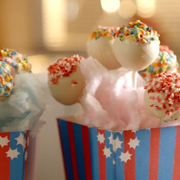 CAKE POPS DIPPED IN WHITE CHOCOLATE _ SPRINKLES1