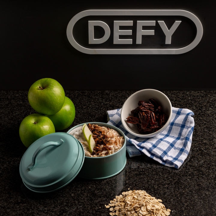CANADA SPICED ROLLED OATS WITH CHIA SEED PORRIDGE1
